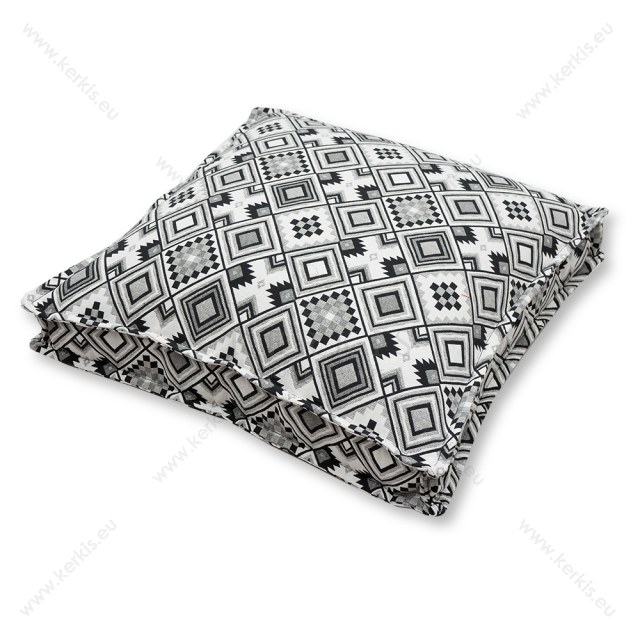 Μαξιλάρα δαπέδου "Κλειώ" boho ασπρόμαυρα σχήματα σε φωτεινό φόντο.