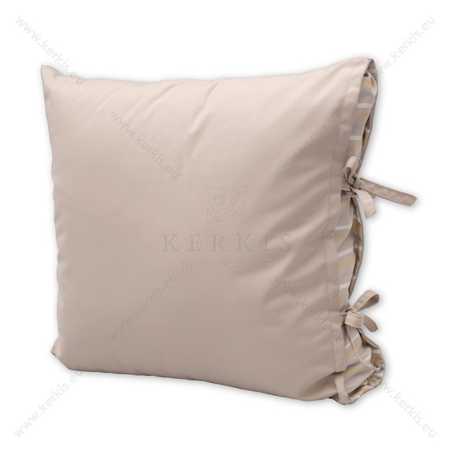 Προσκέφαλο κρεβατιού με συνδυασμό υφασμάτων . Κατασκευάζεται κατά παραγγελία στο χρώμα και σχέδιο που θα επιλέξετε από τη συλλογή υφασμάτων μας.