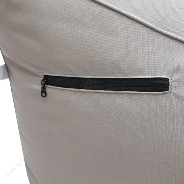 Λεπτομέρεια από το Πουφ "Διώνη" της Kerkis Tailormade Comfort που προσδίδει κομψότητα, ενώ παράλληλο λειτουργεί ως πρακτικό τσεπάκι Λεπτομέρεια από το Πουφ "Διώνη" της Kerkis Tailormade Comfort που προσδίδει κομψότητα, ενώ παράλληλο λειτουργεί ως πρακτικό τσεπάκι