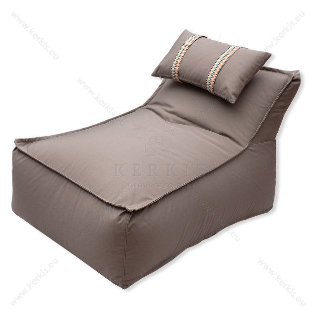 Πουφ "Άτλας plus", με αναπαυτικό μαξιλάρια για το κεφάλι από την Kerkis Tailormade Comfort στο χρώμα του πούρου, κατάλληλο για κάθε εξωτερικό χώρο!