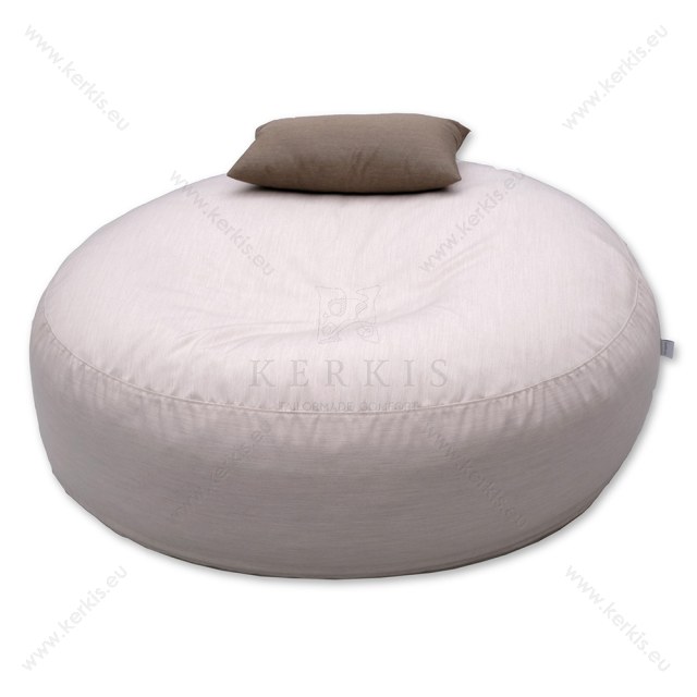 Πουφ στρογγυλό, μεγάλων διαστάσεων,Φ 1,20εκ  από την Kerkis Tailormade Comfort. Κατασκευασμένο με ύφασμα εξωτερικών χώρων 100% solution dyed και με φερμουάρ ώστε το κάλυμμα να αφαιρείται εύκολα και να πλένεται.