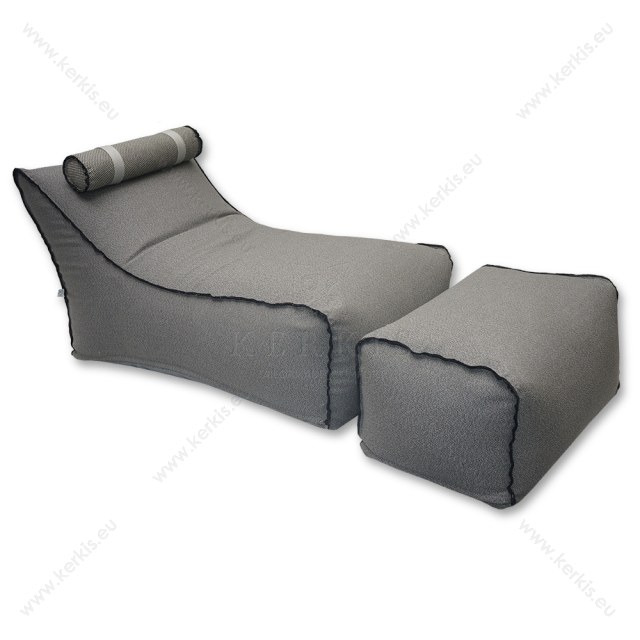 Πουφ Ήρα κατασκευασμένο από την Kerkis Tailormade Comfort, με δύο κομμάτια και με προσκέφαλο στηριζόμενο με ιμάντες ώστε να μετακινείται ή ακόμη και να αφαιρείται. Η εμφανής διακοσμητική ραφή προσδίσει ξεχωριστό στυλ.