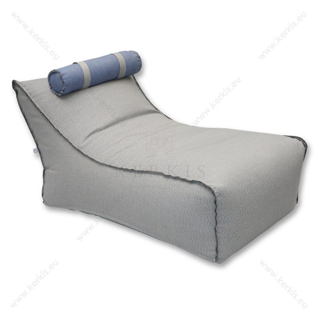 Πουφ Ήρα κατασκευασμένο από την Kerkis Tailormade Comfort, με προσκέφαλο στηριζόμενο με ιμάντες ώστε να μετακινείται ή ακόμη και να αφαιρείται. Η εμφανής διακοσμητική ραφή προσδίσει ξεχωριστό στυλ.