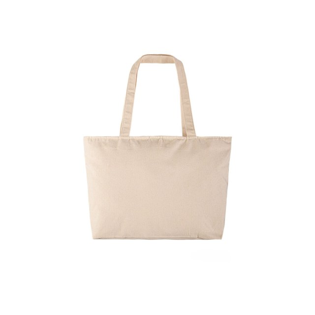 Odys
Τσάντα με φερμουάρ, εσωτερική τσέπη και μακριά χερούλια.
70% ανακυκλωμένο βαμβάκι -30% πολυεστέρας 240gr.
Διαστάσεις: 55*35+14εκ.