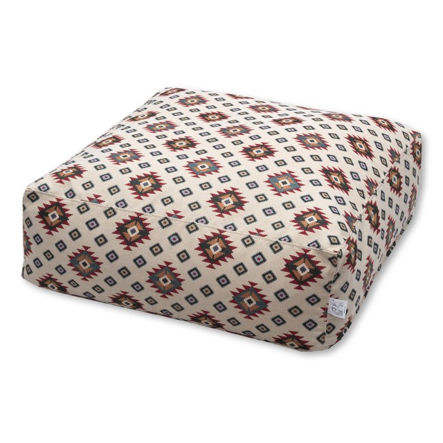 Πουφ Φαίδρα BERLIN με boho κόκκινα σχέδια σε εκρού βάση. Κατάλληλο για εσωτερικούς και εξωτερικούς χώρους.