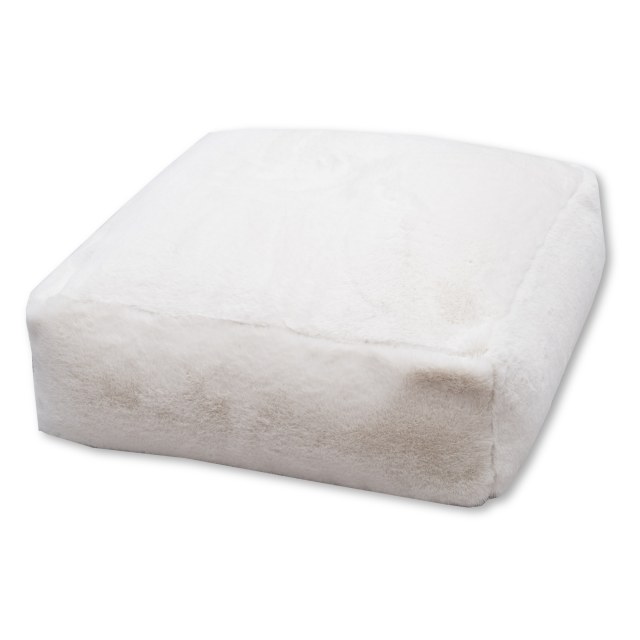 Πουφ Φαίδρα με συνθετική λευκή γούνα. Κατάλληλο για εσωτερικούς χώρους, παρέχοντας μια απαλή και ζεστή αίσθηση στον χώρο.