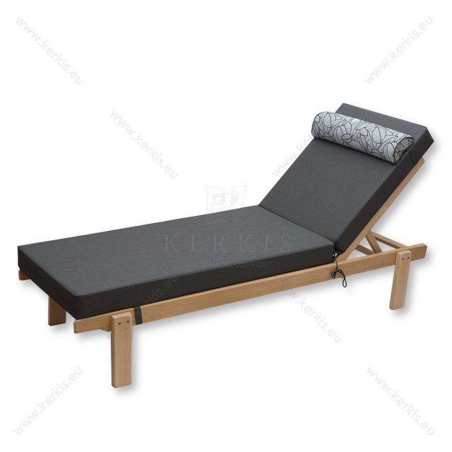 Στρώμα ξαπλώστρας κατασκευασμένο με δερματίνη εξωτερικού χώρου με όψη υφάσματος και υφασμάτινο μαξιλαράκι. Δέσιμο με ιμάντες για σταθερότητα και κομψό αποτέλεσμα Στρώμα ξαπλώστρας κατασκευασμένο με δερματίνη εξωτερικού χώρου με όψη υφάσματος και υφασμάτινο μαξιλαράκι. Δέσιμο με ιμάντες για σταθερότητα και κομψό αποτέλεσμα