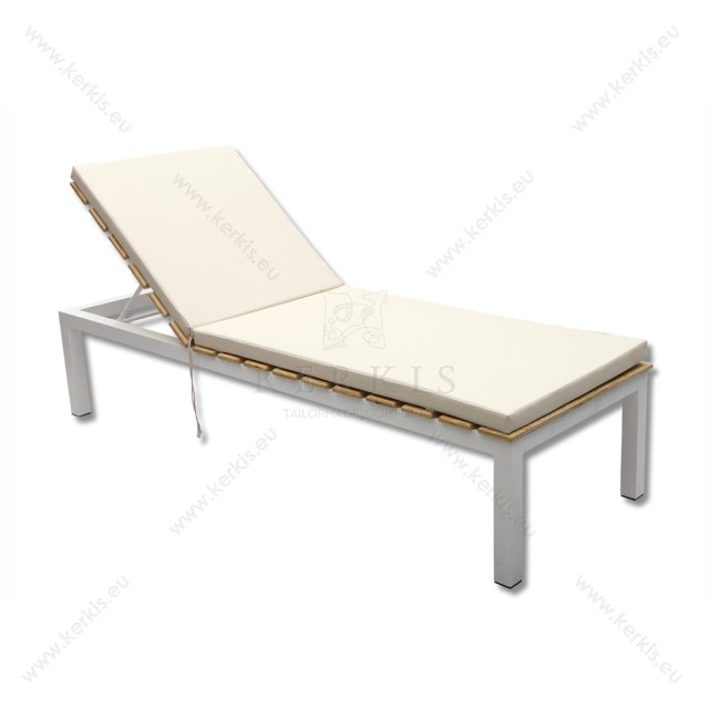 Στρώμα Ξαπλώστρας με Δερματίνη M.P.O. Σε 5εκ πάχος και εκρού χρώμα. Δέσιμο με ιμάντες και κορδόνια. Στρώμα Ξαπλώστρας με Δερματίνη M.P.O. Σε 5εκ πάχος και εκρού χρώμα. Δέσιμο με ιμάντες και κορδόνια.