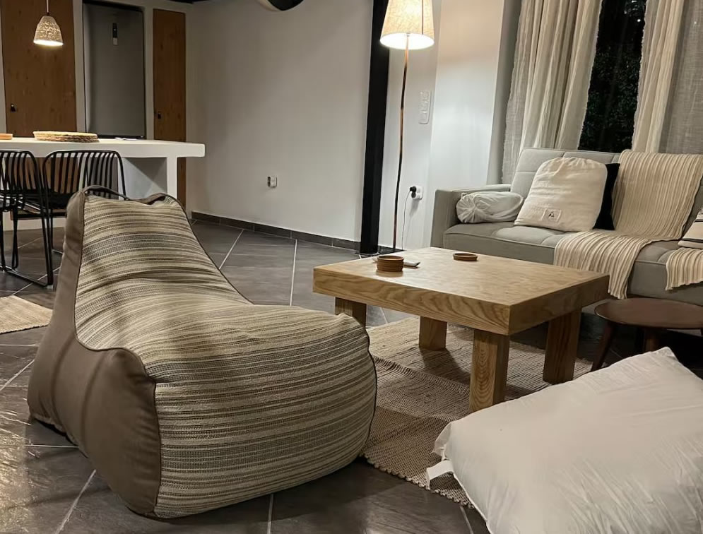 πουφ για παιδικό δωμάτιο ή σαλόνι